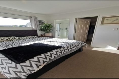 Photo of property in 21a Kirrie Avenue, Te Atatu South, Auckland, 0610