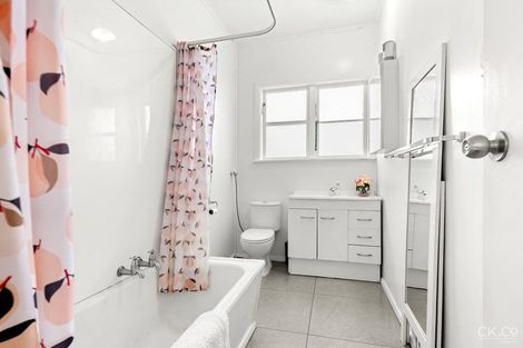 Photo of property in 112 Cambridge Terrace, Fairfield, Lower Hutt, 5011