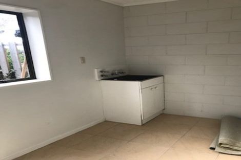 Photo of property in 50b Mirrabooka Avenue, Botany Downs, Auckland, 2010