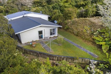 Photo of property in 5 Julia Place, Tawa, Wellington, 5028