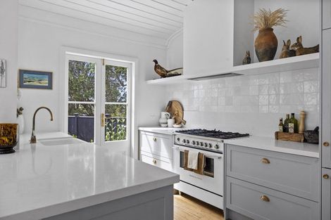 Photo of property in 329 Mangorei Road, Merrilands, New Plymouth, 4312