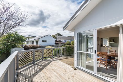 Photo of property in 29 Guadeloupe Crescent, Grenada Village, Wellington, 6037