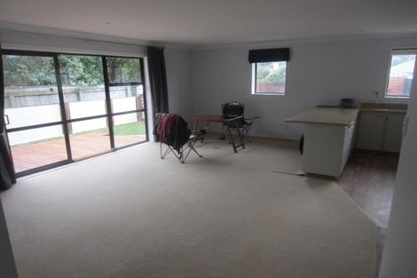 Photo of property in 1/3 Rossiter Street, Tawa, Wellington, 5028