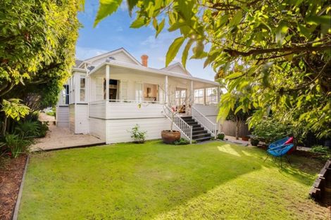 Photo of property in 44 Kiwi Road, Stanley Point, Auckland, 0624