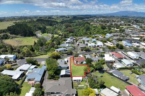Photo of property in 33 Turakina Street, Merrilands, New Plymouth, 4312