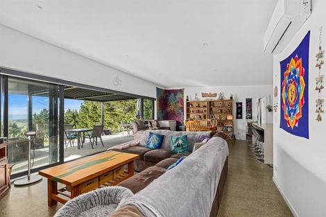 Photo of property in 124 Te Kanae Road, South Head, Helensville, 0874