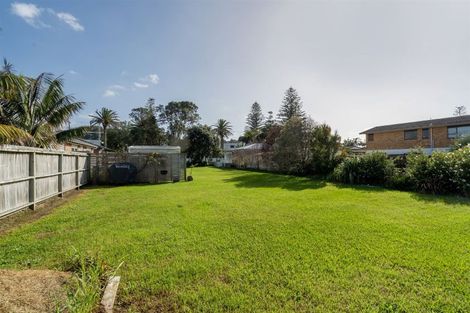Photo of property in 8 Puriri Avenue, Orewa, 0931