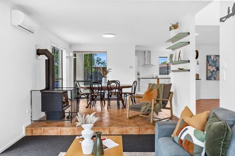 Photo of property in 30 Mariner Drive, Gulf Harbour, Whangaparaoa, 0930