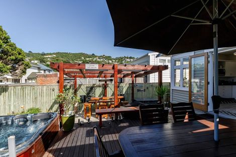Photo of property in 9 Wha Street, Lyall Bay, Wellington, 6022