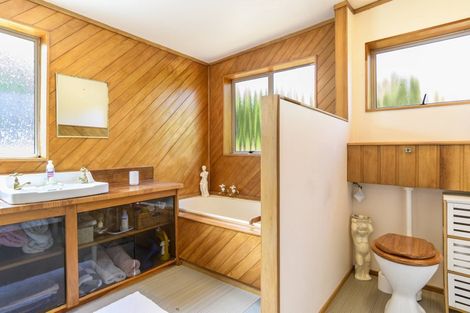 Photo of property in 84 Omokoroa Road, Omokoroa, 3114