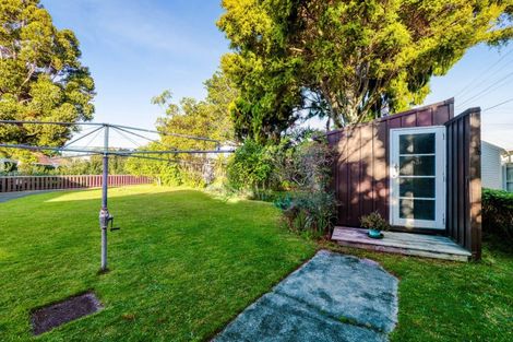 Photo of property in 16 Glen Almond Street, New Plymouth, 4310