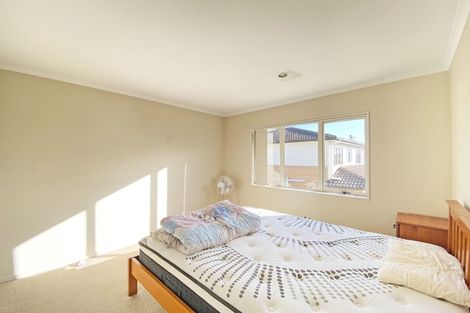 Photo of property in 13 Maypark Crescent, Flat Bush, Auckland, 2016