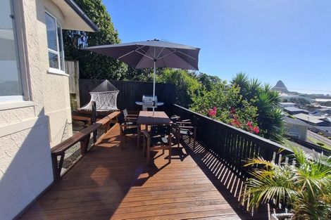 Photo of property in 9 South Road, Moturoa, New Plymouth, 4310