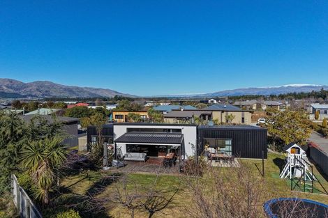 Photo of property in 21 Hewson Crescent, Lake Hawea, Wanaka, 9382