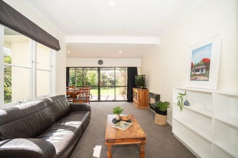 Photo of property in 24 Fraser Court, Roslyn, Palmerston North, 4414