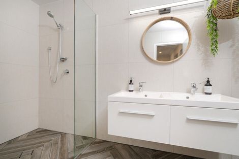 Photo of property in 15 Lady Jocelyn Place, Whitianga, 3510