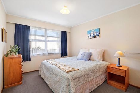Photo of property in 5 Smith Road, Merrilands, New Plymouth, 4312