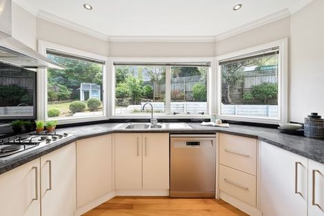 Photo of property in 24 Saunders Close, Whitby, Porirua, 5024