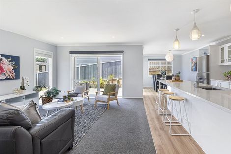 Photo of property in 5 Madeira Close, Whitby, Porirua, 5024