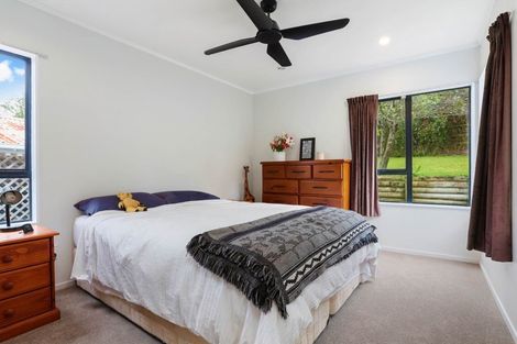 Photo of property in 6 Thalia Place, Totara Vale, Auckland, 0629