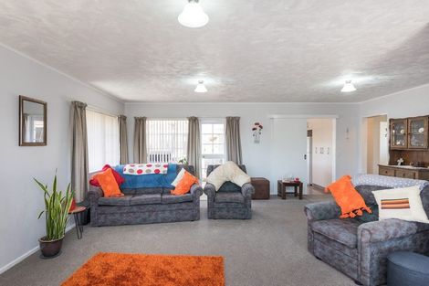 Photo of property in 21 Colonial Place, Kelvin Grove, Palmerston North, 4414