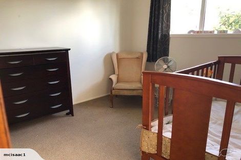 Photo of property in 1/35 Moore Street, Hillcrest, Auckland, 0627