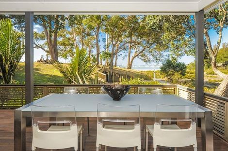 Photo of property in 2/31 Tamaki Drive, Pakuranga, Auckland, 2010