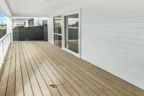 Photo of property in 10 Yellow Pear Lane, Karaka, 2578