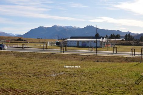 Photo of property in 42 Obelisk Street, Wanaka, 9305