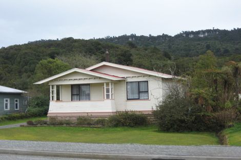 Photo of property in 677 Seven Mile Road, Runanga, 7803