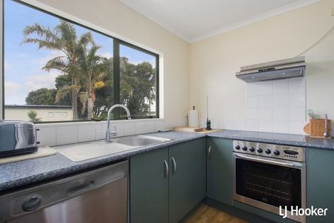 Photo of property in 42 Ocean View Road, Waihi Beach, 3611