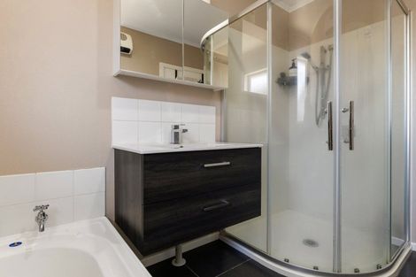 Photo of property in 70 Mears Road, St Andrews, Hamilton, 3200