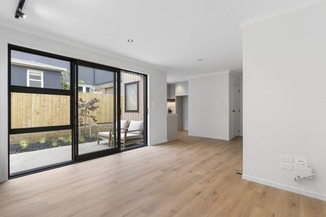 Photo of property in 1092a Great North Road, Point Chevalier, Auckland, 1022