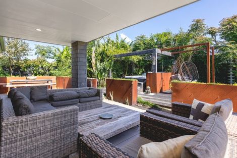 Photo of property in 10 Cooke Farm Grove, Waiwhakaiho, New Plymouth, 4312