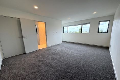 Photo of property in 4/218 Rosebank Road, Avondale, Auckland, 1026