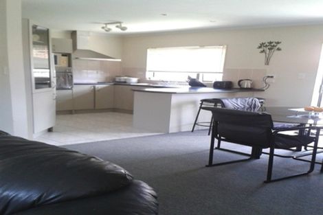 Photo of property in 6 Maadi Place, Papakura, 2110