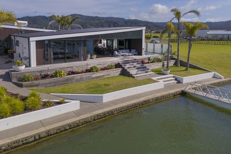 Photo of property in 11 Awatea Drive, Whitianga, 3510