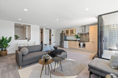 Photo of property in Shelley Bay Terraces, 2/61 Maupuia Road, Maupuia, Wellington, 6022