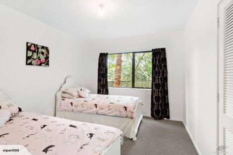 Photo of property in 8 Rosecamp Road, Beach Haven, Auckland, 0626