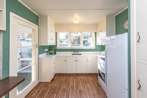 Photo of property in 10 Eaton Crescent, Otamatea, Whanganui, 4500