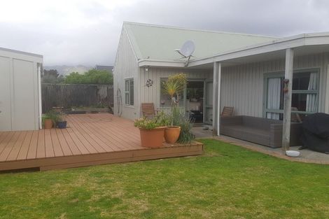 Photo of property in 21 Rutherford Drive, Waikanae Beach, Waikanae, 5036
