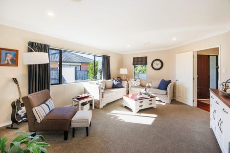 Photo of property in 3 Sunshine Place, Kelvin Grove, Palmerston North, 4414