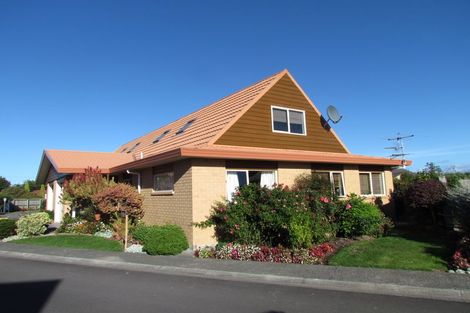 Photo of property in Holdsworth Villas, 2/2 William Donald Drive, Solway, Masterton, 5810