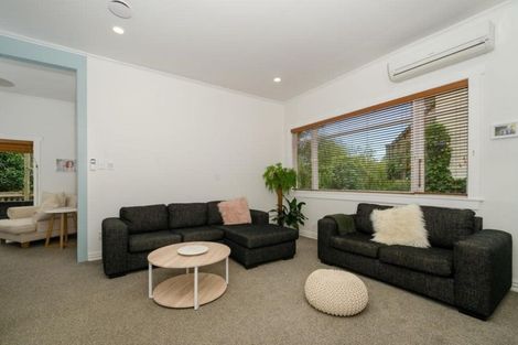 Photo of property in 26 Sunnyside Road, Sunnyvale, Auckland, 0612