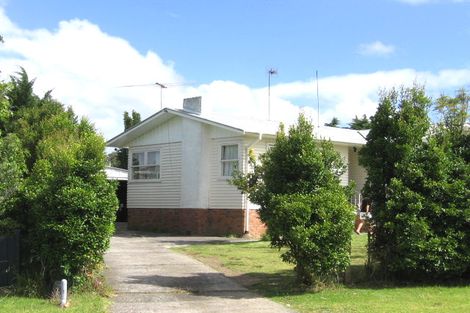 Photo of property in 51 Fairclough Road, Beach Haven, Auckland, 0626