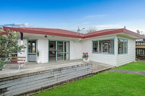 Photo of property in 4 Tiroroa Avenue, Te Atatu South, Auckland, 0610