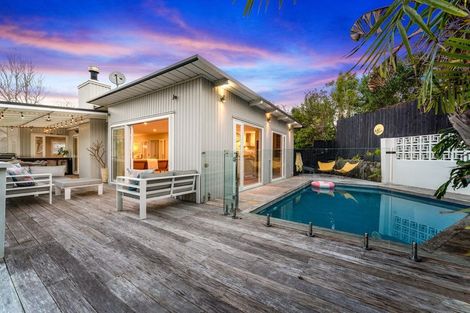 Photo of property in 1a Agathis Avenue, Mairangi Bay, Auckland, 0630