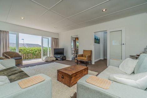 Photo of property in 1/237 Hepburn Road, Glendene, Auckland, 0602