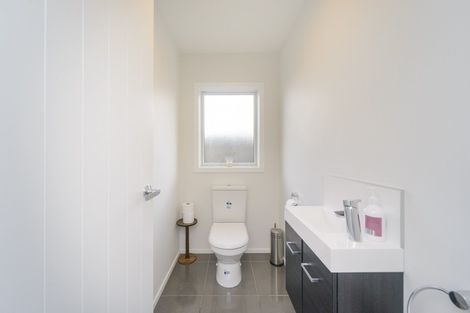 Photo of property in 3 Levi Place, Kelvin Grove, Palmerston North, 4414