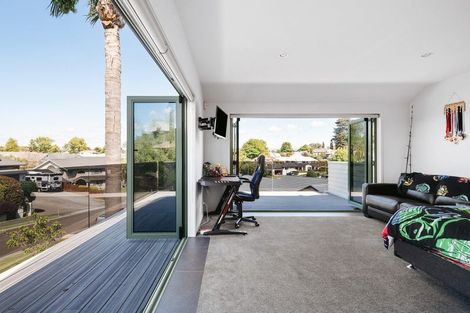 Photo of property in 5 Caernarvon Rise, Bethlehem, Tauranga, 3110